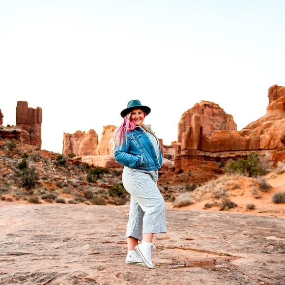 Meet your Posher, Alex - Picture 2 of 3